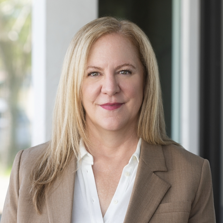View bio for Elizabeth Frohlich